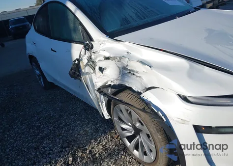 2026 Tesla Model Y Long Range Dual Motor All-Wheel Drive из США, поврежденный, VIN 7SAYGDED3TA477884